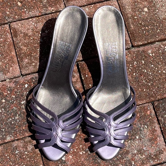 Salvatore Ferragamo Metallic Purple Leather Heels Size 8B - Picture 16 of 16